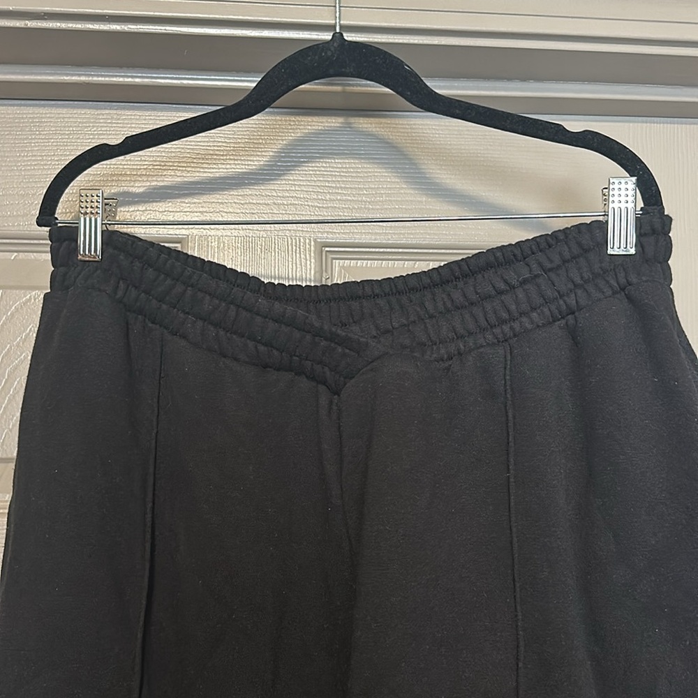 Boohoo | V Waistband Wide Leg Jogger (Tall) - Picture 5 of 9